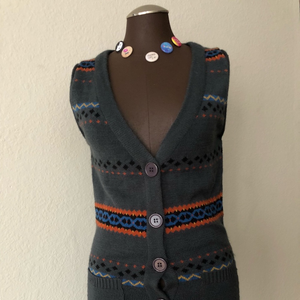 Patterned button vest 🌚